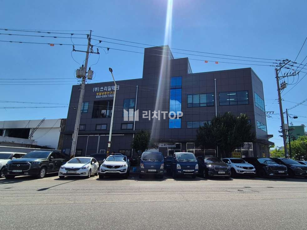 인천 서해구 석남동 석남동 대로변 100평 신축급 공장: 전면 코너 유리창으로 압도적 광고 효과, 호이스트 완비, 대형 차량 진입 원활 (4000/400) 월세 매물번호 10565 사진 5