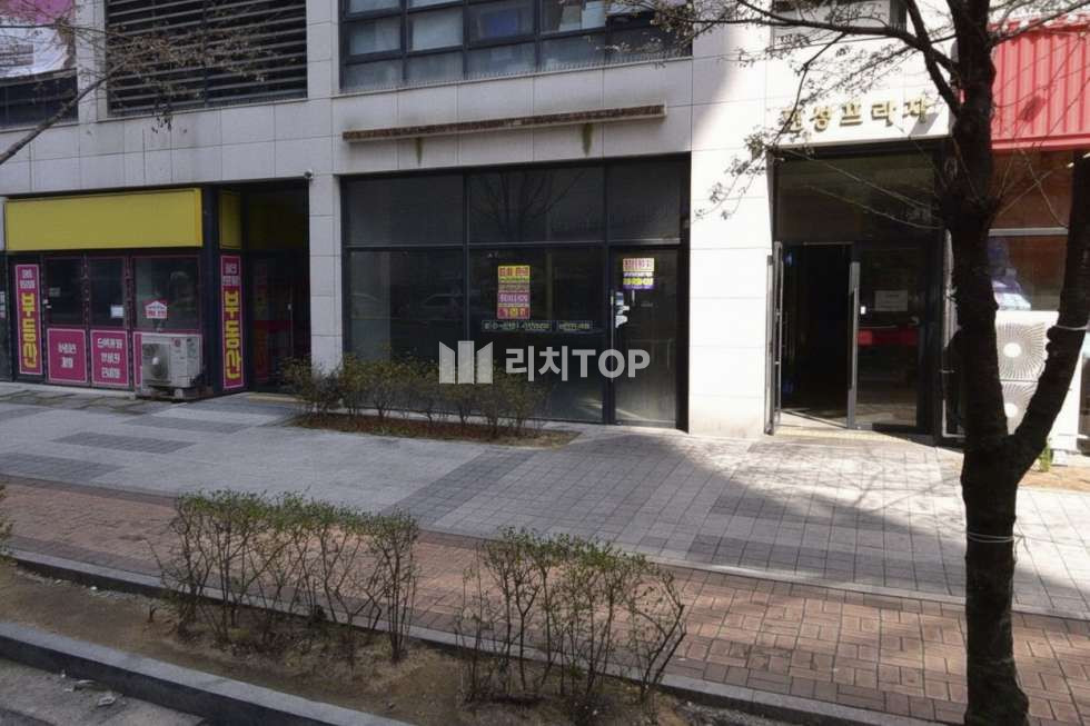 인천 서해구 청라동 158-1 (진성프라자) 1동 청라 1층 23평 무권리 | 진성프라자 핵심 상권 월세 매물번호 10611 사진 1