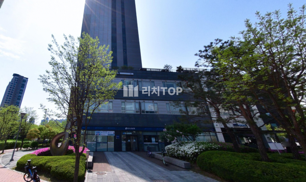 인천 연수구 송도동 인천 송도동 1층 코너 상가 전용 143평 임대 월세 매물번호 10618 사진 2