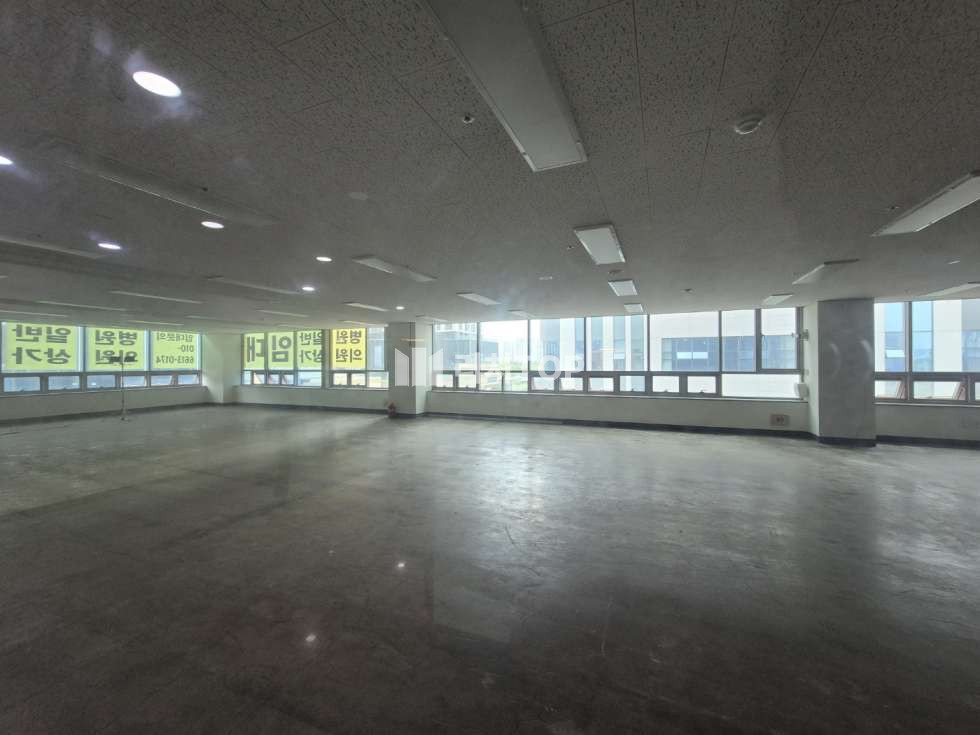 인천 서해구 청라동 청라3동 전용81평 공실 점포 임대 월세 매물번호 10805 사진 2