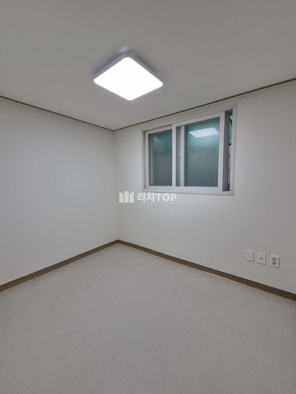 인천 서해구 검암동 641-3 (오리엔트빌2차) 오리엔트빌2차동 서해구 검암동 쓰리룸 올수리 된 다세대주택 매매 매매 매물번호 10873 사진 5