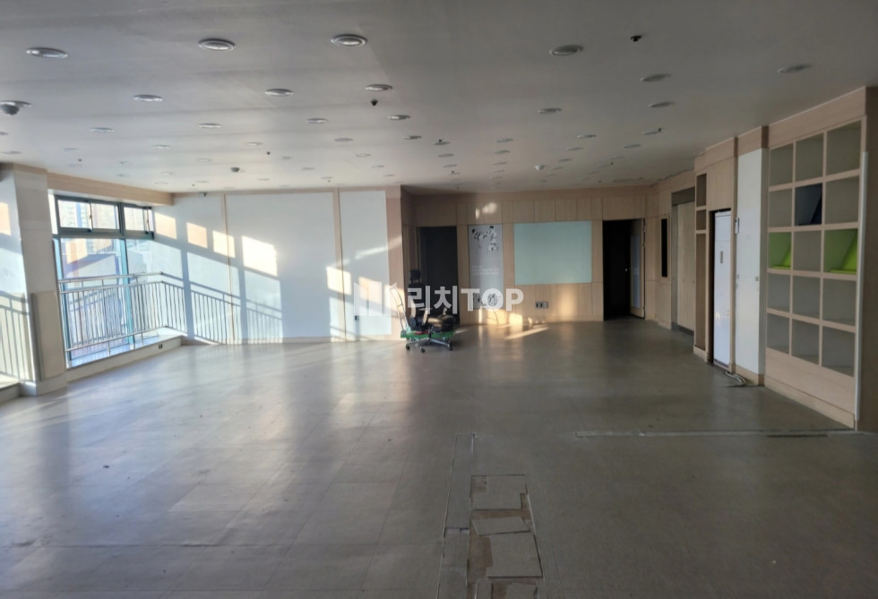 경남 창원시 의창구 팔용동 \u2605 팔용동 중심상업지역 6층 상가 임대 사무실 추천 월세 매물번호 10924 사진 2