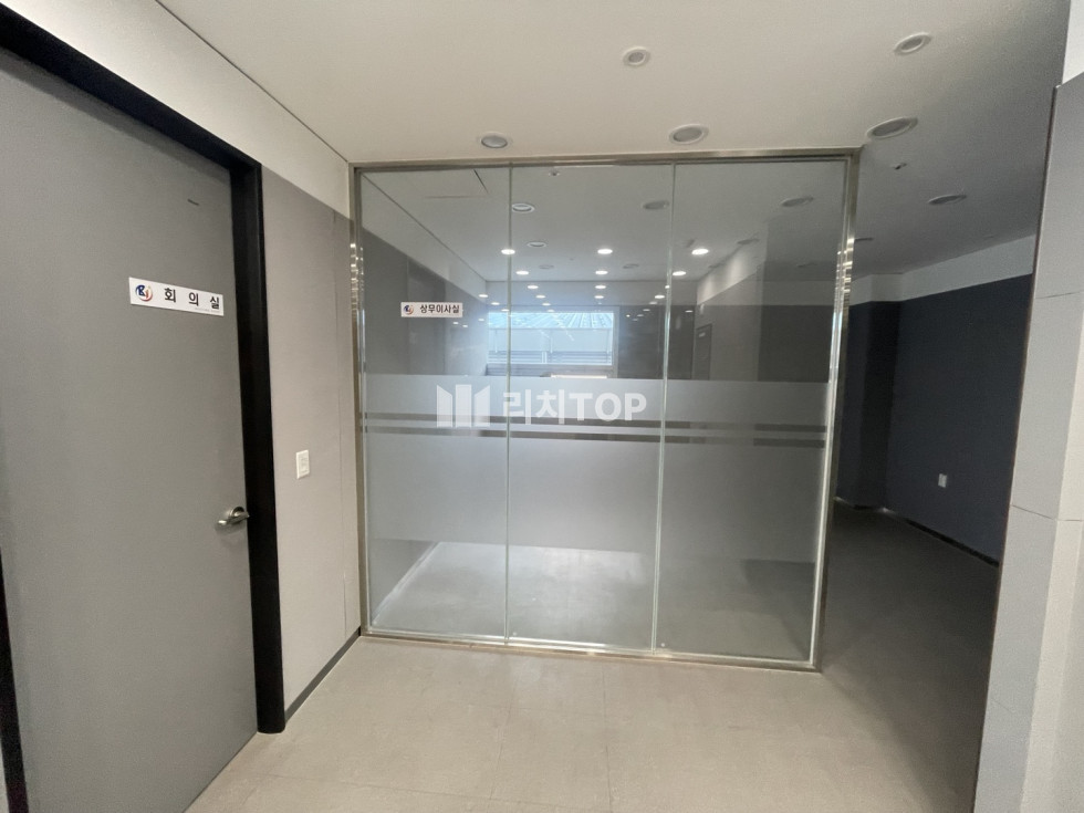 경남 창원시 성산구 성주동 창원 성주동 창원터널 인근 중형 사무실 60PY 임대 - 보5천 월200 월세 매물번호 10932 사진 2