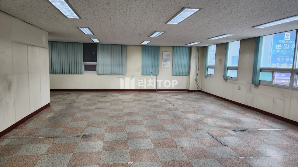 경남 창원시 성산구 사파동 \u2605 사파동 법원 동문앞 최고의 자리 2층 임대 월세 매물번호 10981 사진 2