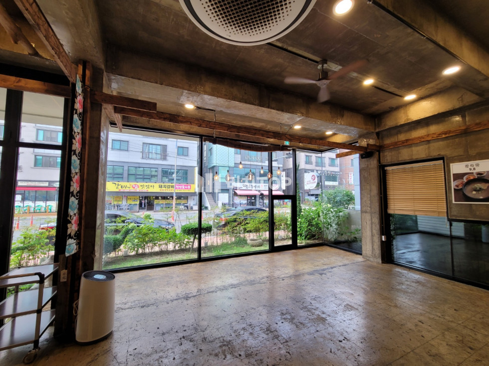 경남 창원시 의창구 봉림동 봉림동 단독 식당 2층 신축 건물, 중로각지, 주차 자유롭고 위치 좋음,임대도 가능,1층 62평, 2층 65평 매매 매물번호 10983 사진 2