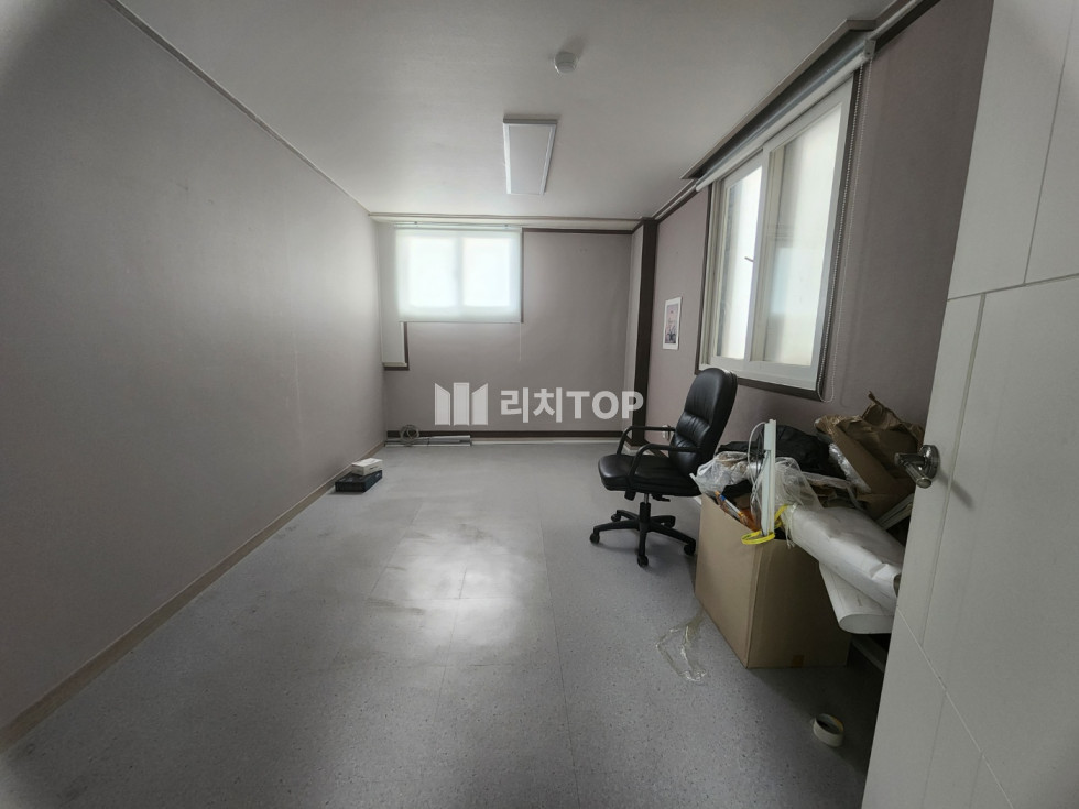 경남 창원시 성산구 사파동 \u2605 사파동 인테리어 깨끗한 사무실 임대 37py 월세 매물번호 10993 사진 3