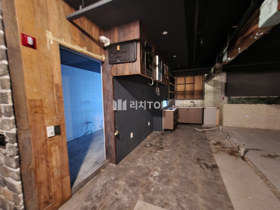 경남 창원시 성산구 상남동 \u2605 상남동 메인거리 2층 공실 임대 음식점, pub,카페 추천 월세 매물번호 11000 사진 2