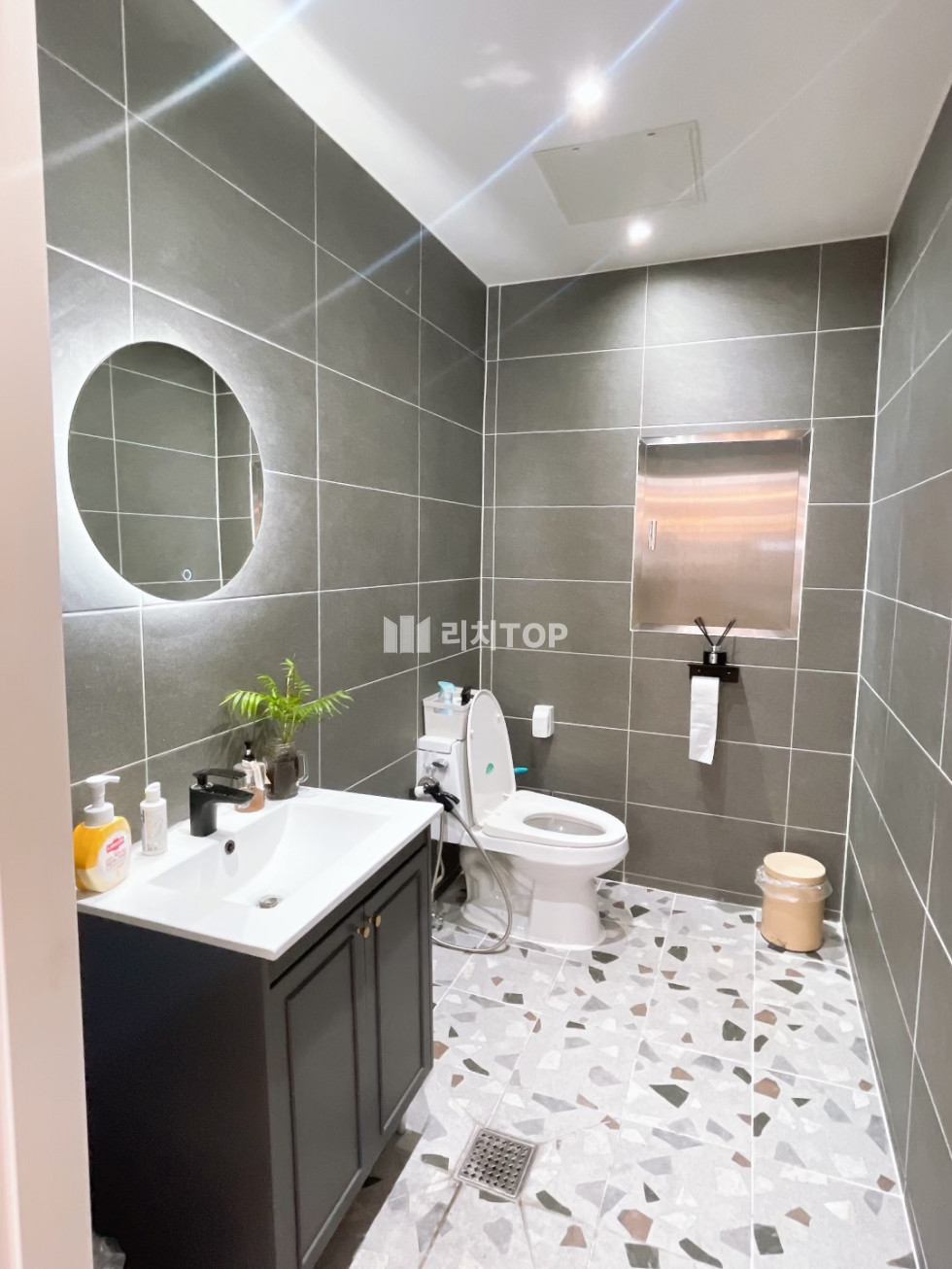 경남 창원시 성산구 상남동 창원 상남동 43PY 뷰티샵 상가임대 - 보2천 월120 월세 매물번호 11023 사진 3