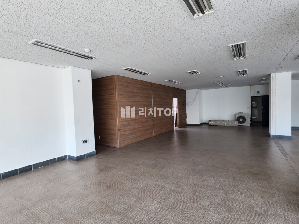 경남 창원시 의창구 팔용동 \u2605 팔용동 도로변 각지 1층 사무실 임대 월세 매물번호 11035 사진 2