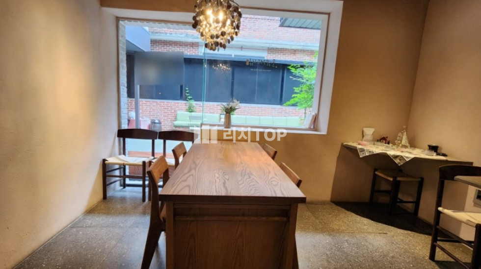 경남 창원시 성산구 용호동 \u2605 용호동 세로수길 이쁜 카페 임대 월세 매물번호 11045 사진 2