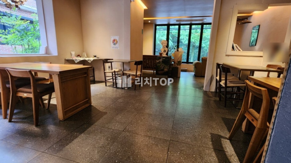 경남 창원시 성산구 용호동 \u2605 용호동 세로수길 이쁜 카페 임대 월세 매물번호 11045 사진 4