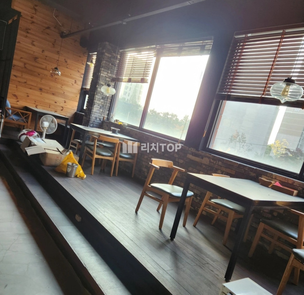 경남 창원시 성산구 용호동 \u2605 용호동 아이파크 맞은편 2층 음식점 임대 관공서 손님 많음 월세 매물번호 11047 사진 3