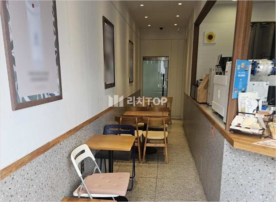 경남 창원시 성산구 용호동 \u2605 용호동 관공서 맞은편 카페거리 프랜차이즈 카페 양도양수 월세 매물번호 11060 사진 1