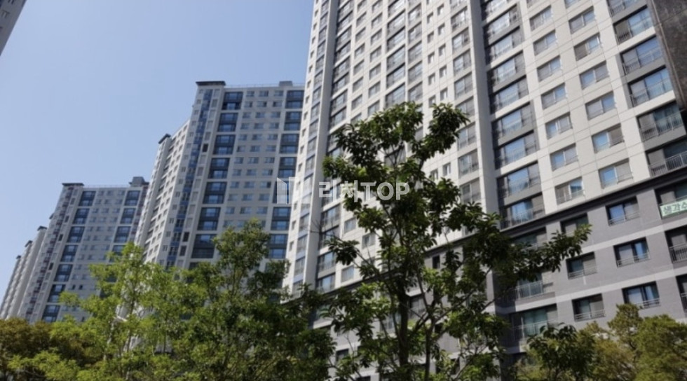 경남 창원시 성산구 용호동 더샵 34타입 급매 로얄동 로얄층정남향 거실확장 트인전망 아주관리잘된 집 매매 매물번호 11062 사진 1