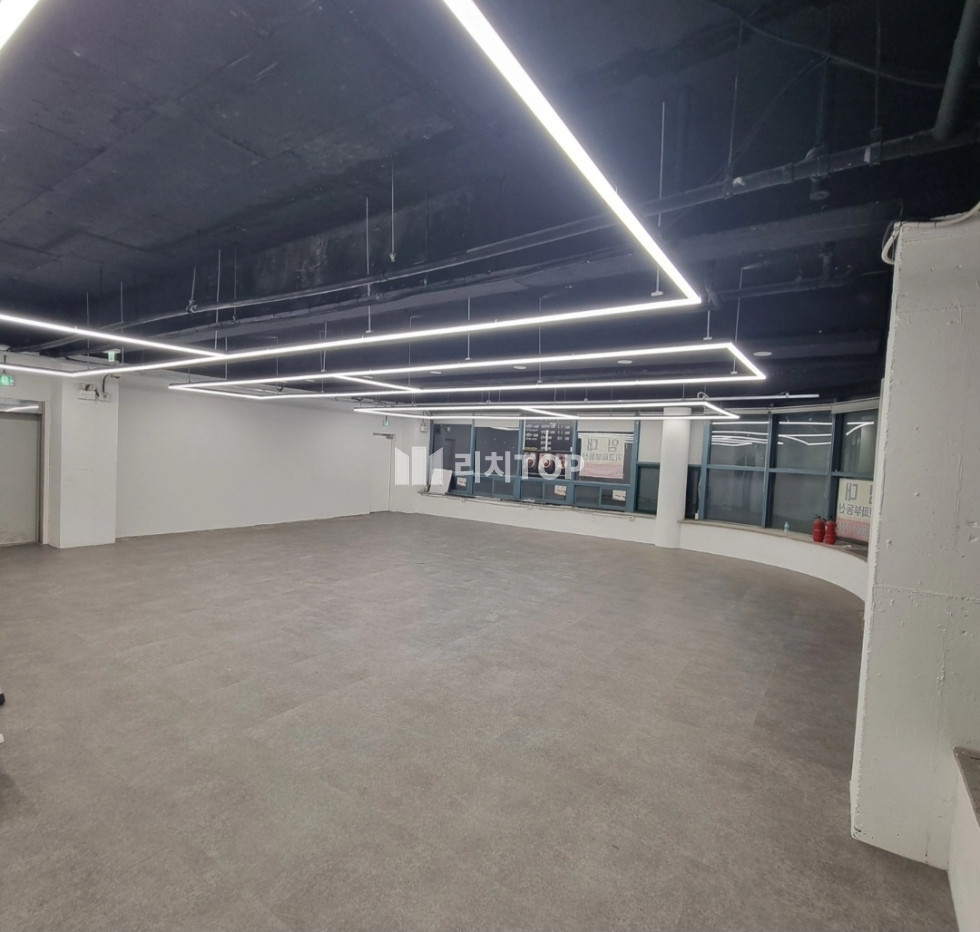 경남 창원시 의창구 팔용동 \u2605 팔용동 메인거리 3층 임대 사무실, 음식점등 추천 월세 매물번호 11067 사진 2
