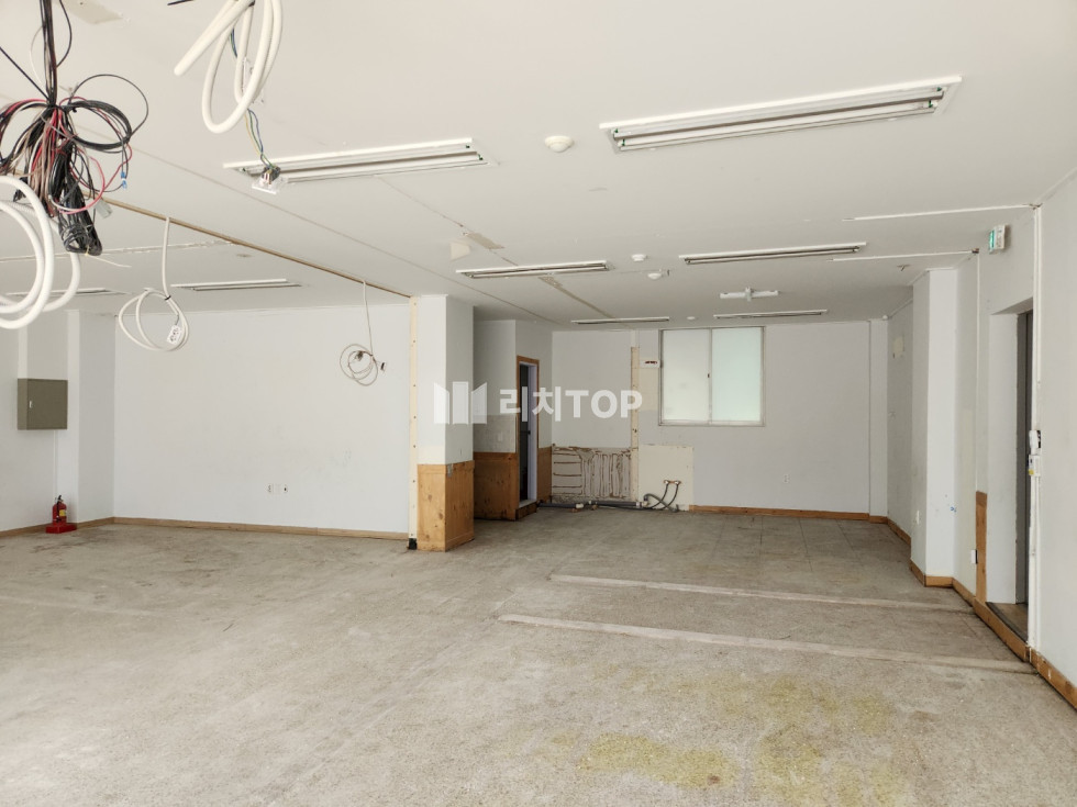 경남 창원시 의창구 도계동 \u2605 도계동 중학교 정문앞 학원했던 자리 임대/분할 임대도 가능 월세 매물번호 11097 사진 1
