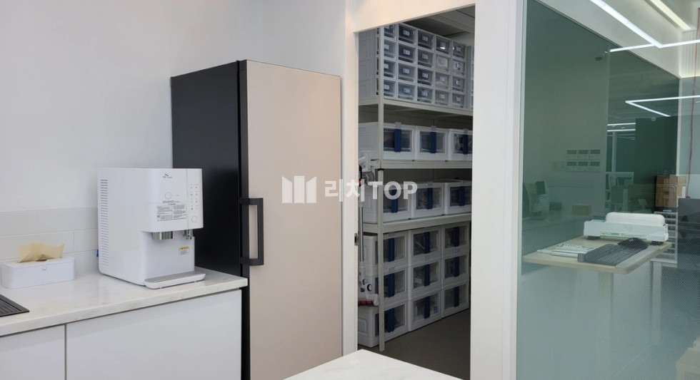 경남 창원시 의창구 팔용동 이쁜 올 인테리어 사무실, 인테리어 집기 포함 무권리 완전 강추 매매 매물번호 11197 사진 8