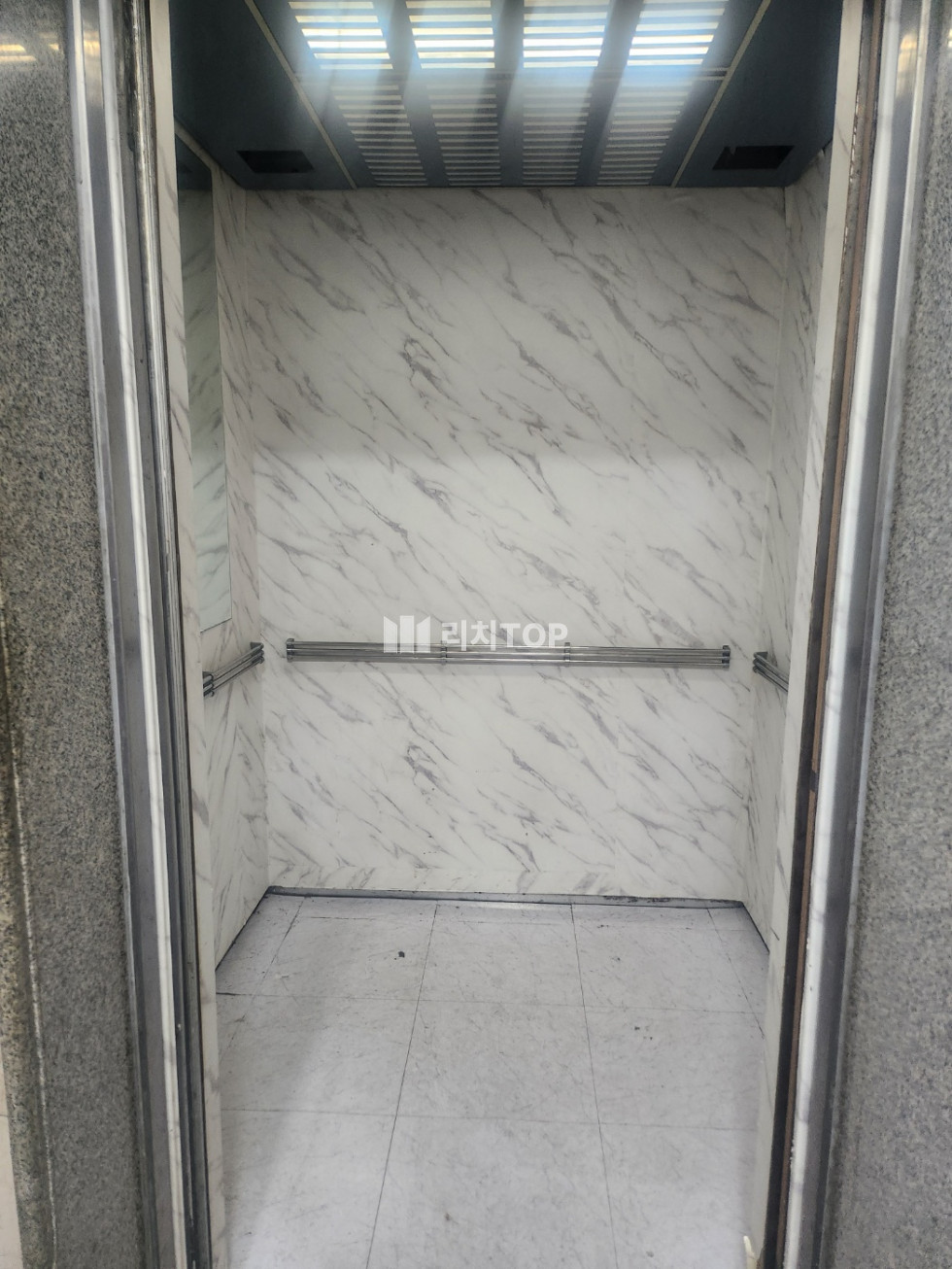 경남 창원시 의창구 팔용동 창원 팔용동 대형상가 임대/실85평/기존사무실 인테리어 완비/ 전층사용 트인전망 가성비 최고// 월세 매물번호 11224 사진 4