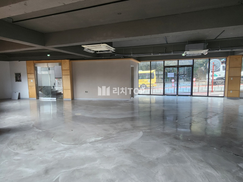 경남 창원시 의창구 서상동 \u2605 서상동 중동초 인근 깨끗한 상가 임대 도로에서 1층으로 보임 월세 매물번호 11233 사진 4