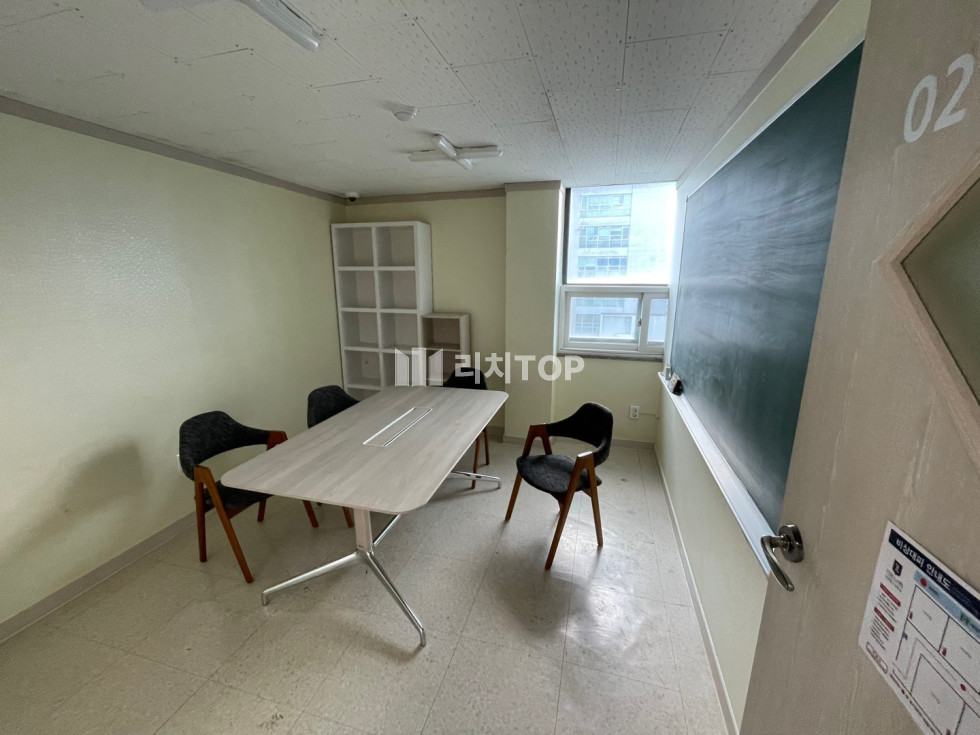 경남 창원시 성산구 상남동 창원 상남동 시민생활체육관 인근 학원시설 사무실 상가 임대 - 보3천 월110 31PY 월세 매물번호 11281 사진 2