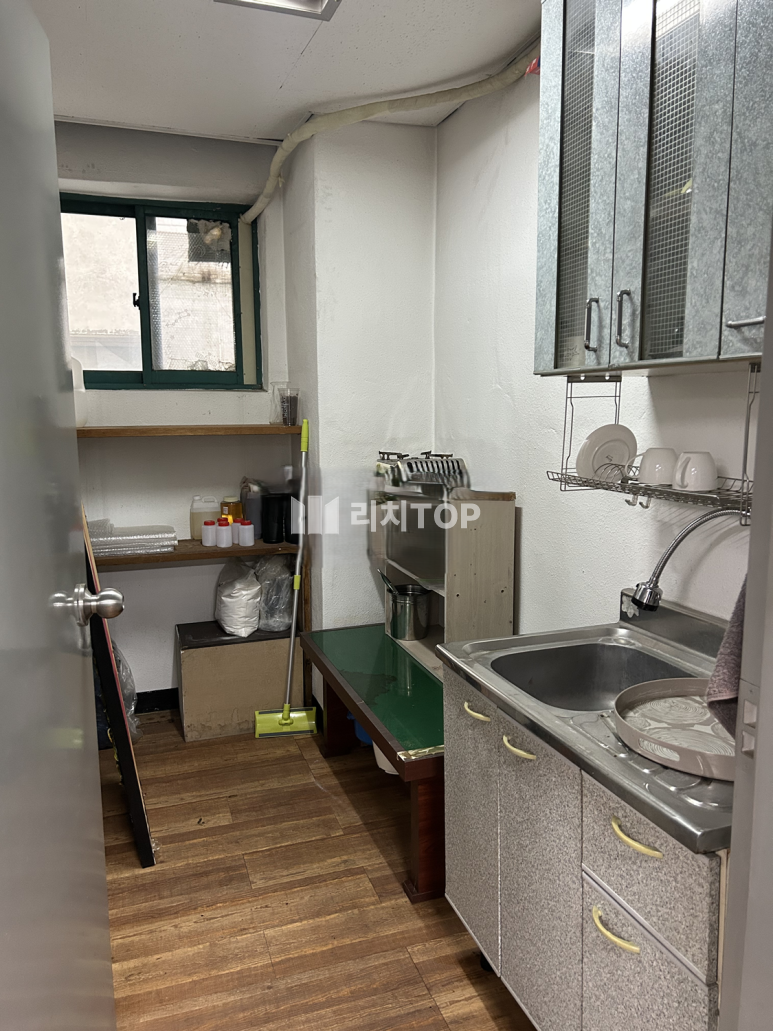 경남 창원시 성산구 사파동 법원 정문 맞은편 30평 사무실 월세 매물번호 11451 사진 3