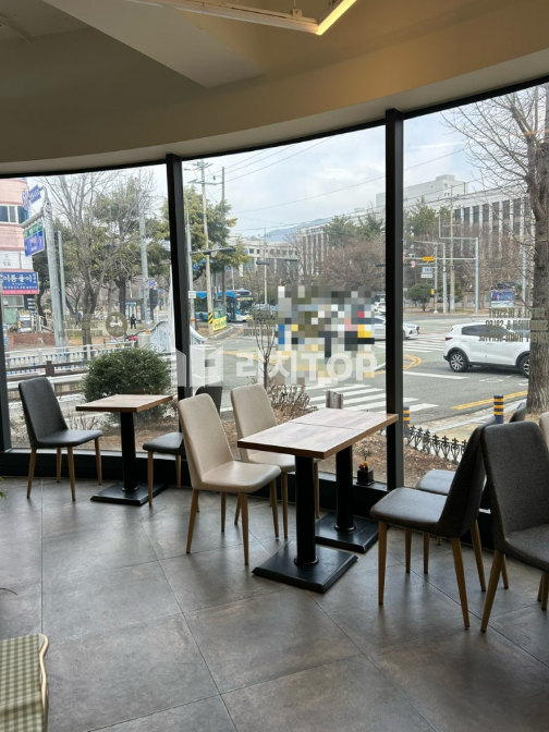 경남 창원시 성산구 사파동 법원 스타벅스 맞은편 코너 1층 상가 위치 굿!! 월세 매물번호 11459 사진 2