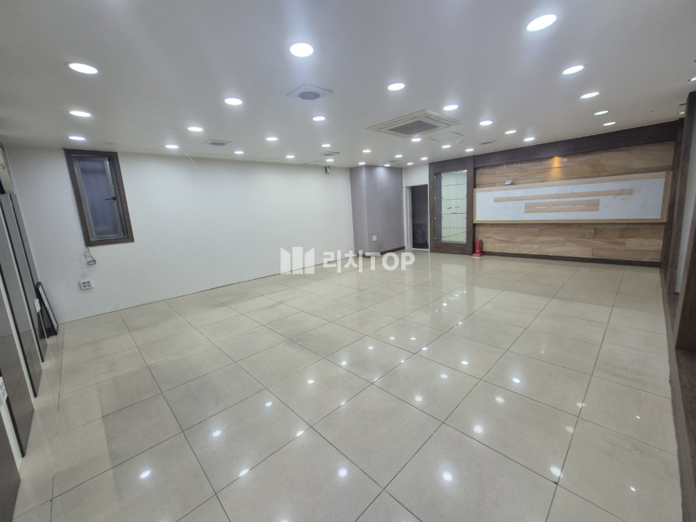 경남 창원시 성산구 중앙동 중앙동 이마트 인근 1층 공실 상가 임대, 기본인테리어 있음, 실내 화장실 있음 월세 매물번호 11527 사진 1