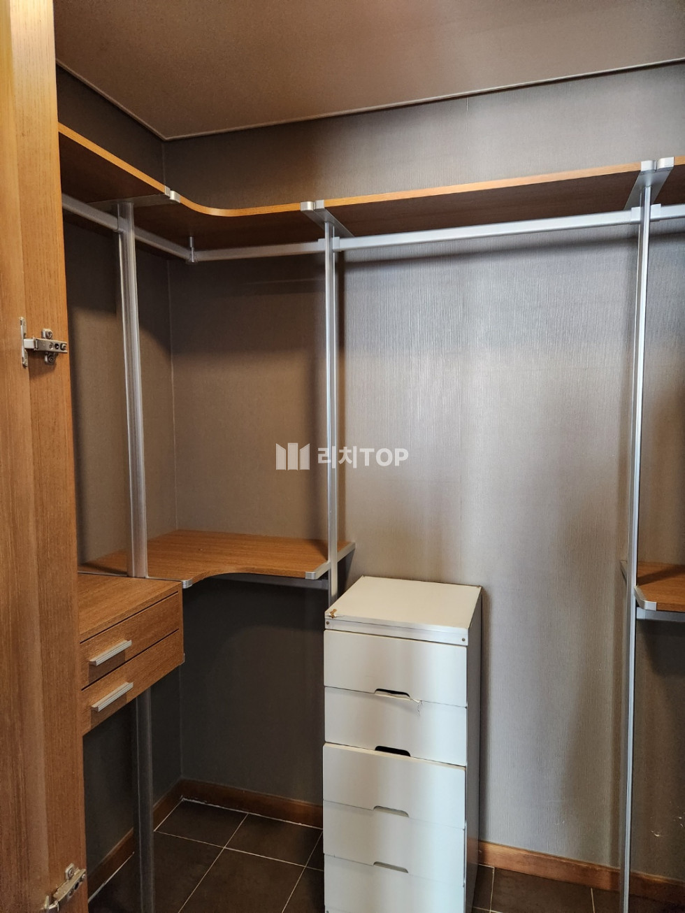 경남 창원시 성산구 상남동 \u2714 급매 !!! 상남동 아크로타워 B동 로얄층 공실 바로 입주 가능 가격절충가능 매매 매물번호 11559 사진 11