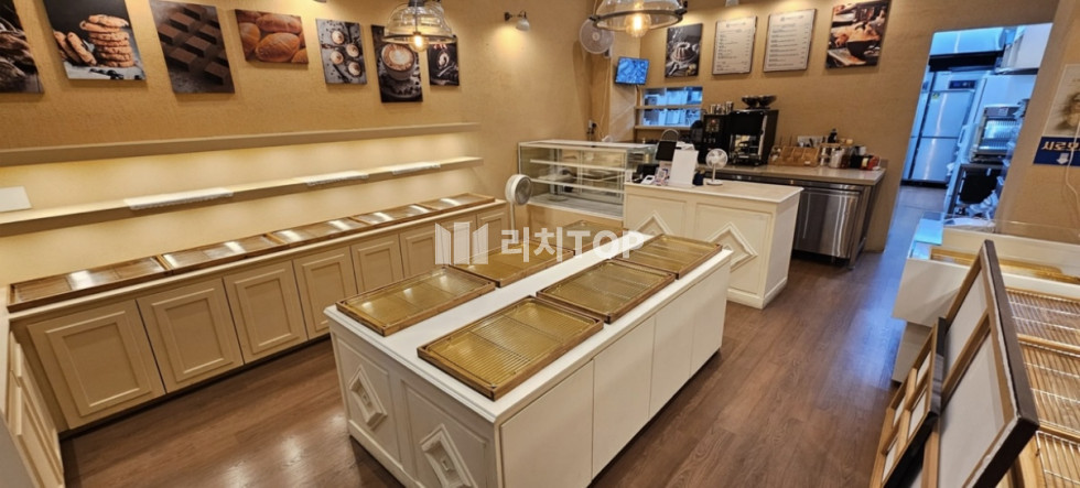 경남 창원시 의창구 중동 \u2714 어반브릭스 1층 상가 임대 현재 베이커리 점으로 양도양수 가능 월세 매물번호 11649 사진 2