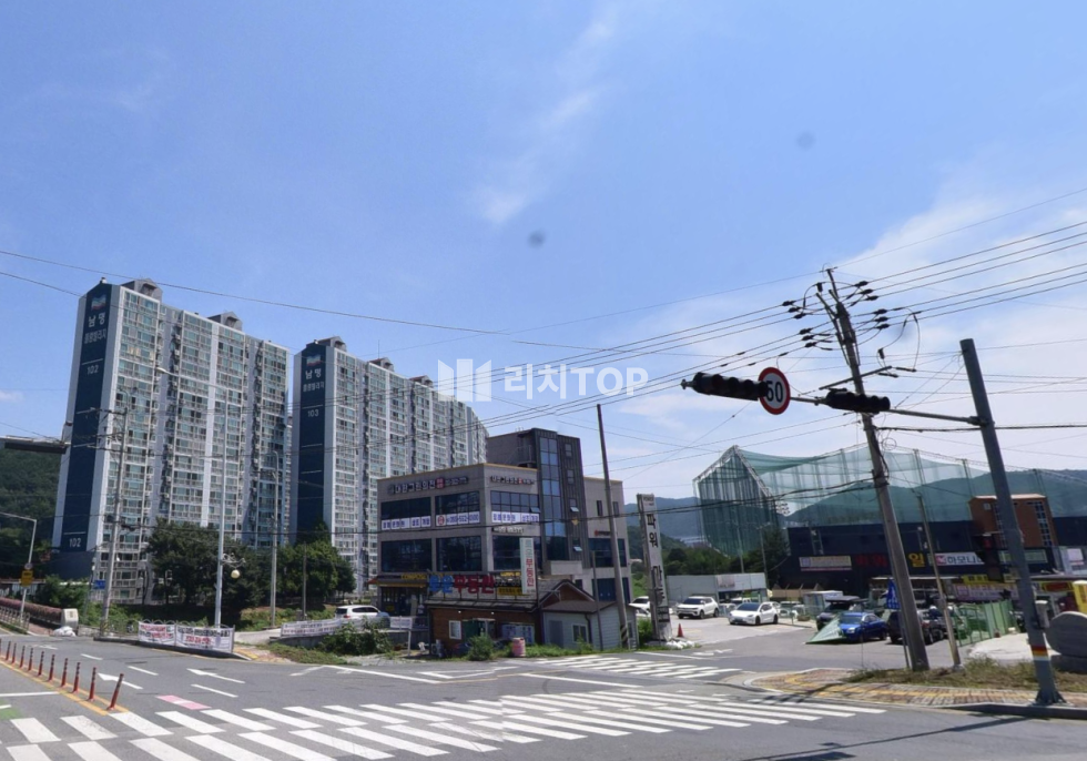 경남 창원시 진해구 남양동 대형 식자재마트 대형창고 대형식당 대지1천평 이상 주차 30대 이상 가능 월세 매물번호 11675 사진 1