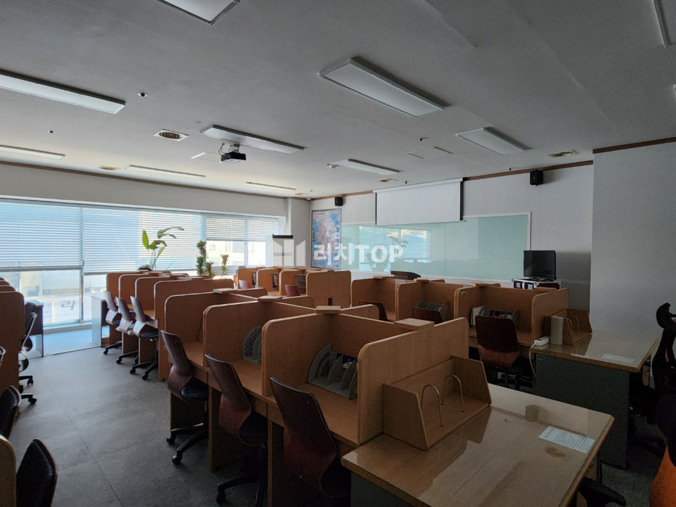 경남 창원시 성산구 용호동 ✔ 용호동 용지호수 부근 사무실 임대 월세 매물번호 11789 사진 6