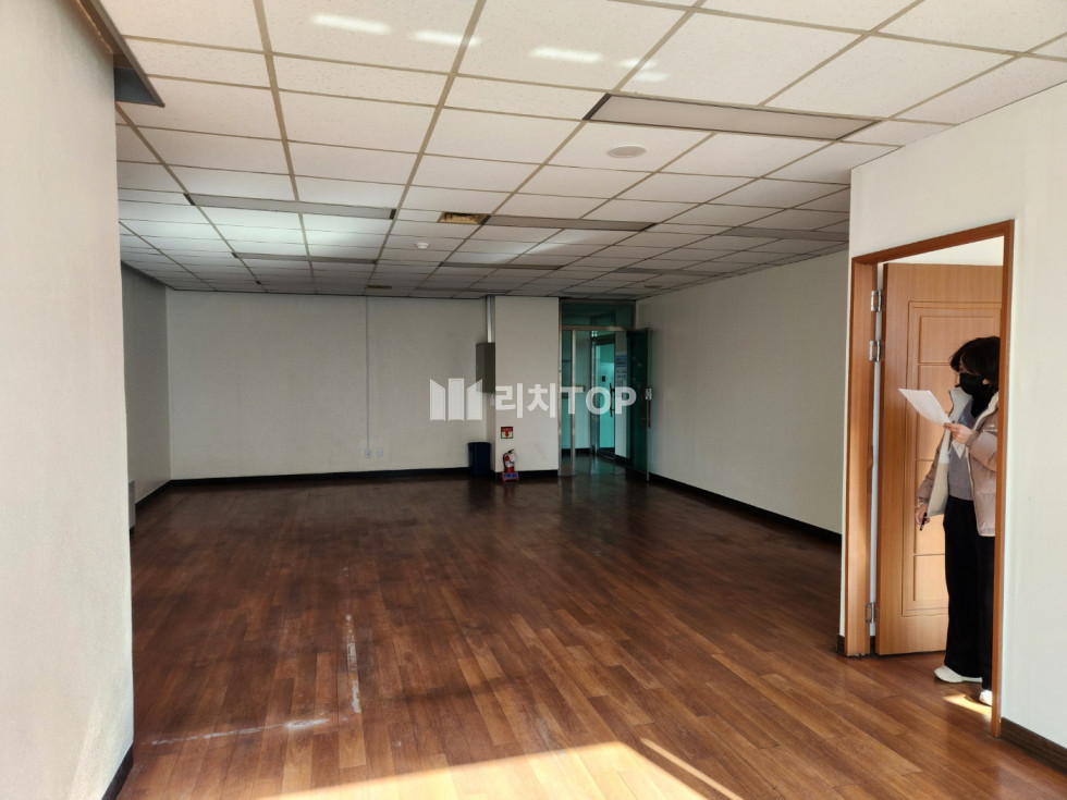 경남 창원시 성산구 용호동 \u2714 용호동 28PY 주차걱정 없는 중소형 사무실 임대 월세 매물번호 11791 사진 4
