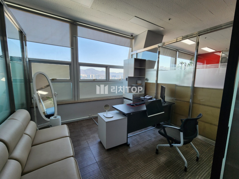 경남 창원시 성산구 용호동 \u2714 용호동 관공서 라인 대형평수 임대 125PY 의원 병원 사무실 운동시설 추천 월세 매물번호 11801 사진 4