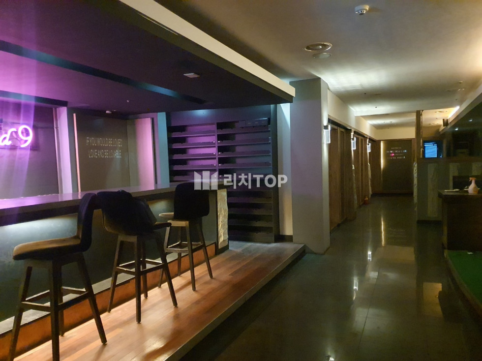 경남 창원시 성산구 상남동 상남동 오거리 인근 4층 무권리 BAR 점포 임대, 룸,주방,홀테이블 있음 월세 매물번호 11823 사진 1