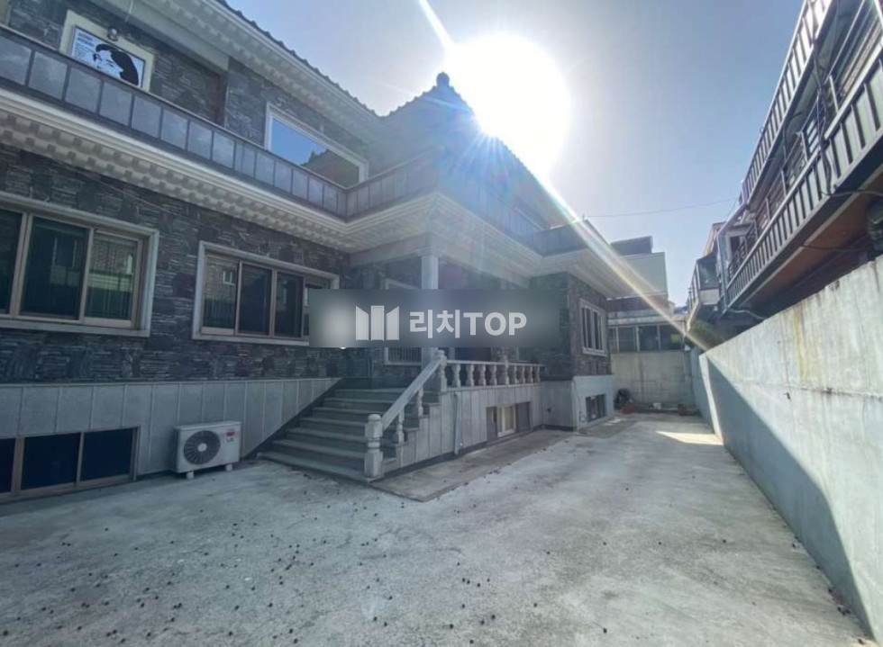 경남 창원시 성산구 용호동 \u2714 용호동 가로수길 인근 1층 전체 임대(무권리) 2종근생 월세 매물번호 11834 사진 1