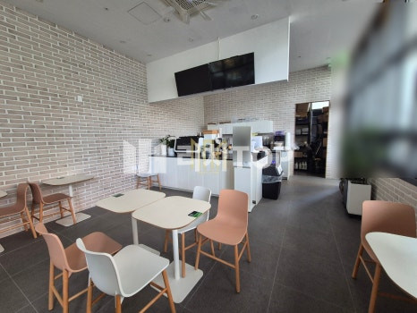 경남 창원시 성산구 상남동 상남동 1층 상가 임대, 도로변으로 노출 좋고 카페 시설 완비되어 있는 임대 매물 월세 매물번호 11862 사진 1