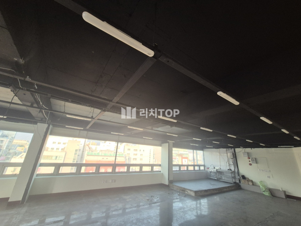 경남 창원시 성산구 상남동 상남동 9층 공실 무권리 상가 전용면적 43PY 임대 월세 매물번호 12005 사진 2