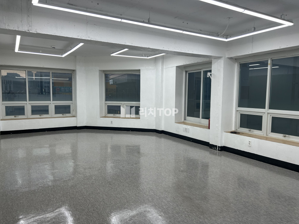 경남 창원시 의창구 팔용동 \u2605 창원역 인근 세 저렴한 사무실 \u2605 월세 매물번호 12029 사진 1