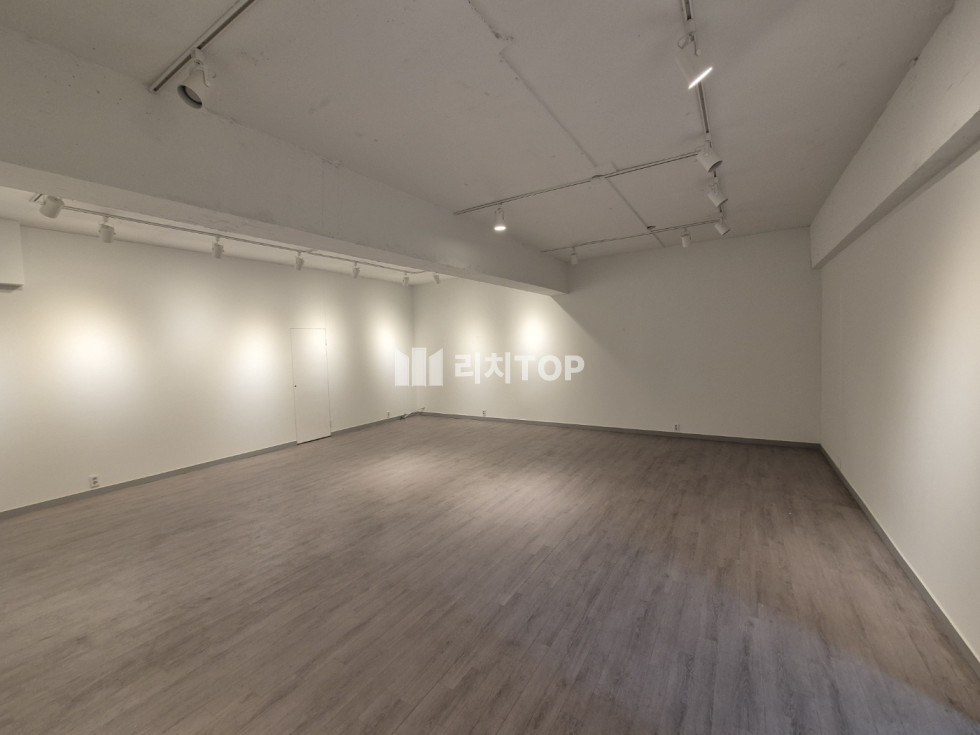 경남 창원시 성산구 중앙동 중앙동 저렴한 월세 깔끔한 3층 전용 39PY 사무실,공실 점포 임대 월세 매물번호 12057 사진 1