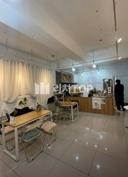 경남 창원시 성산구 반지동 \u2714 반지동 희연병원 후문쪽 카페 양도양수 타업종도 가능 월세 매물번호 12093 사진 2