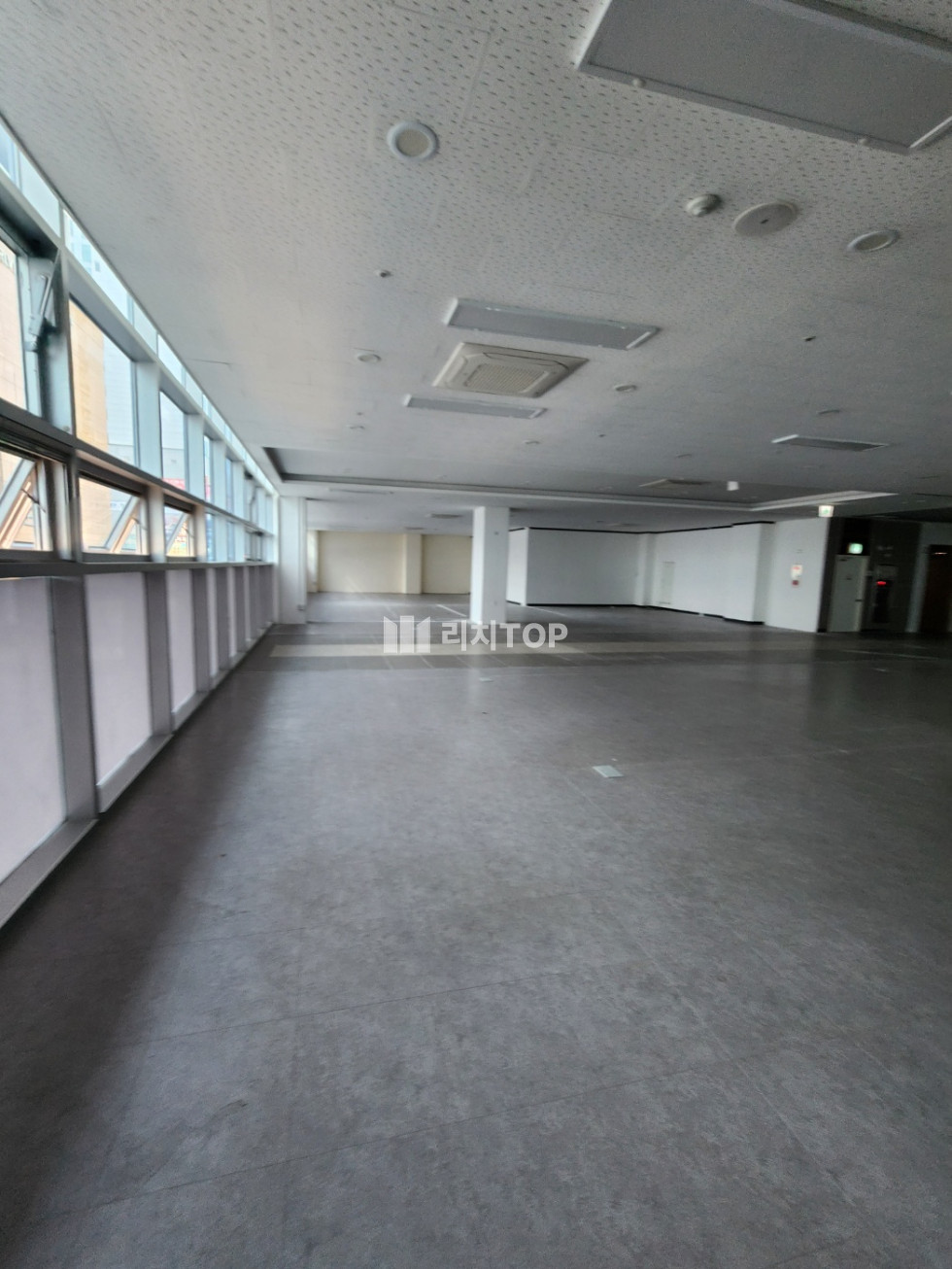 경남 창원시 성산구 상남동 \u2714 상남동 440PY 대형 사무실 자리 임대, 다른업종도 가능 월세 매물번호 12100 사진 2