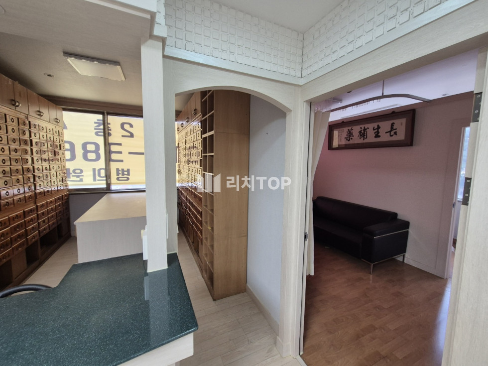 경남 창원시 성산구 상남동 상남동 은아아파트 버스정류장 유동인구 시작부분 코너각지 전용 48PY 임대 월세 매물번호 12112 사진 3