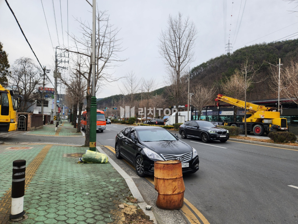 경남 창원시 마산회원구 내서읍 내서 중리 공장용지 매매 현재 자동차 정비공장 운영중 매매 매물번호 12126 사진 3