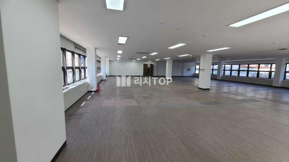 경남 창원시 마산회원구 석전동 \u2714 석전동 대로변 대형 사무실 자리 임대 의원, 사무실, 체육시설등 추천 월세 매물번호 12138 사진 4