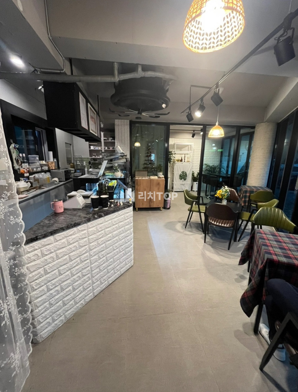경남 창원시 마산회원구 합성동 합성동 이쁜 카페, 저렴한 권리금, 단독 사용, 주차 가능, 다른 업종 가능 월세 매물번호 12154 사진 2